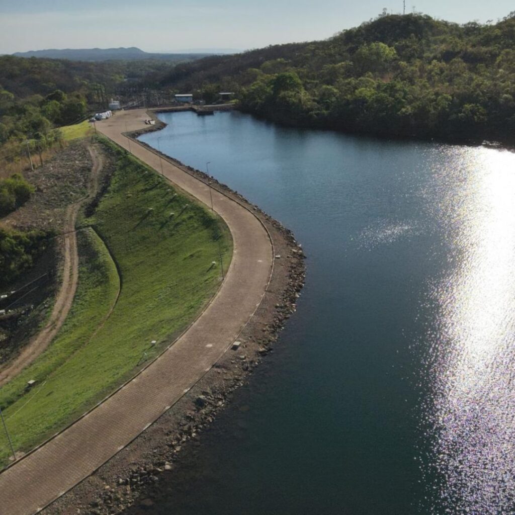 UHE São Domingos

 Execução de Edifício, reforma e adequações na casa de força, rebaixamento 
e reforço estrutural da barragem.